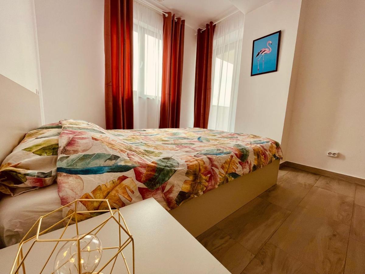 Soho Apartment - City View With Rooftop Garden Bucarest Exterior foto